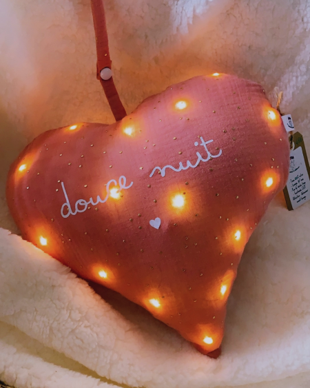 veilleuse bébé personnalisée cœur rose LED lumière douce nuit