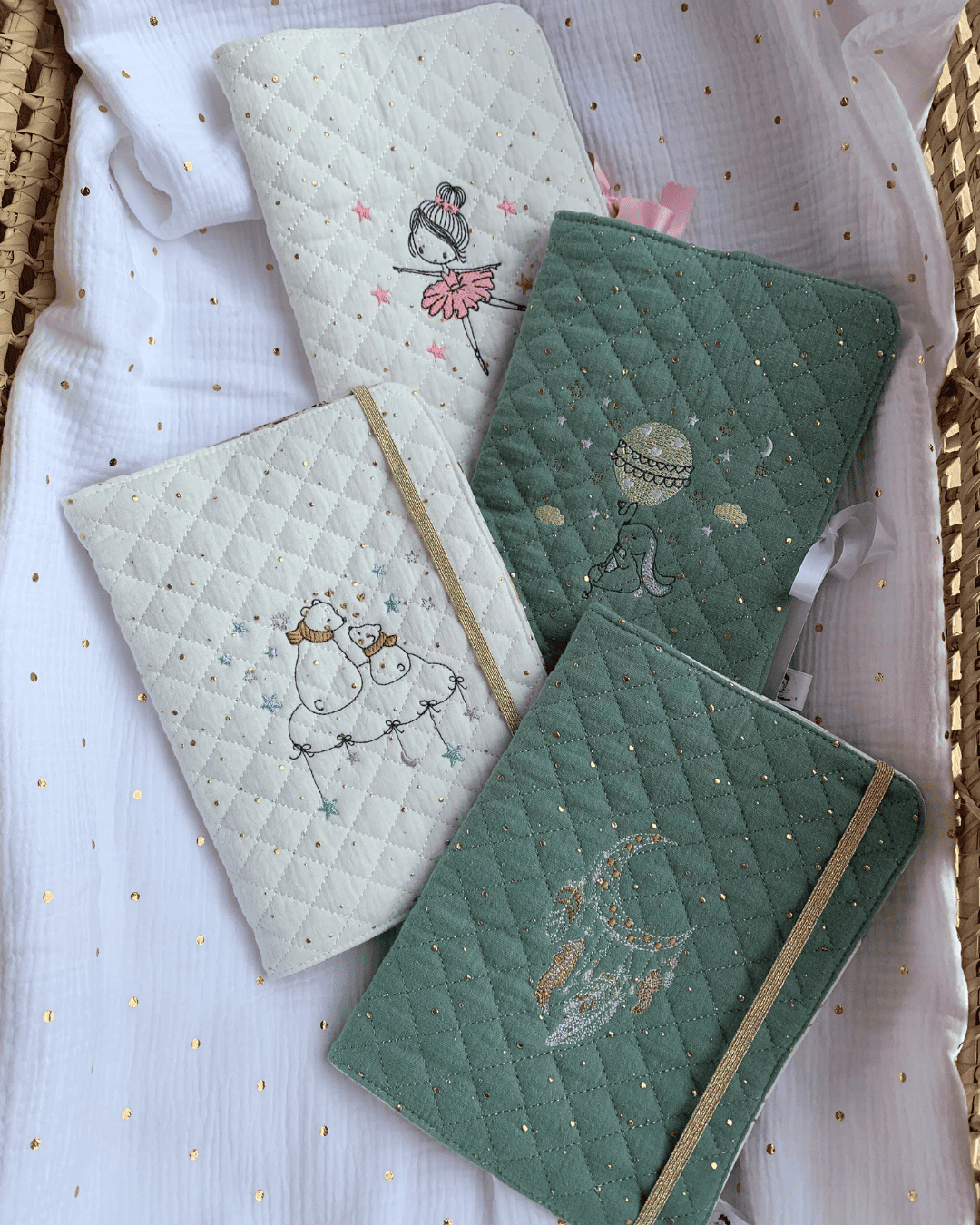 Collection-protège-carnet-de-santé-brodés ensemble de protège carnets de santé brodés et matelassés