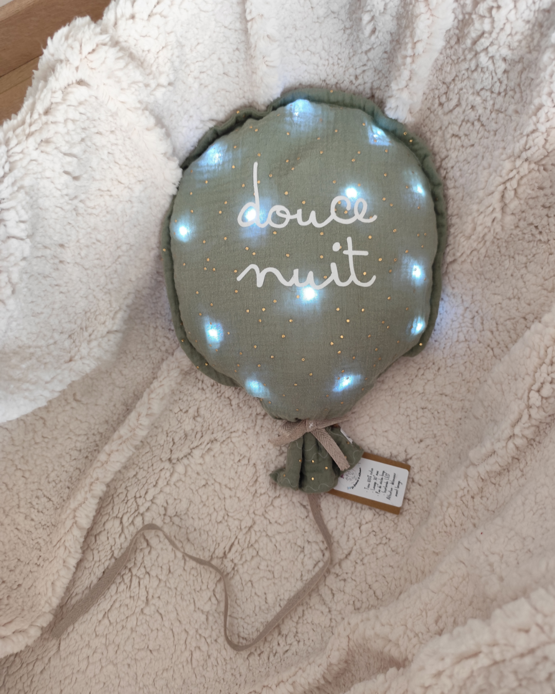 Veilleuse ballon en tissu douce nuit sur couverture bébé