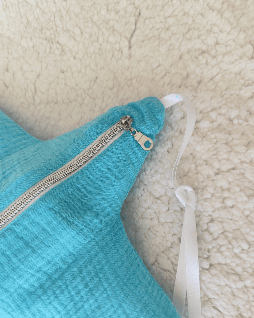 veilleuse bebe etoile detail fermeture zip finition fait main artisanale