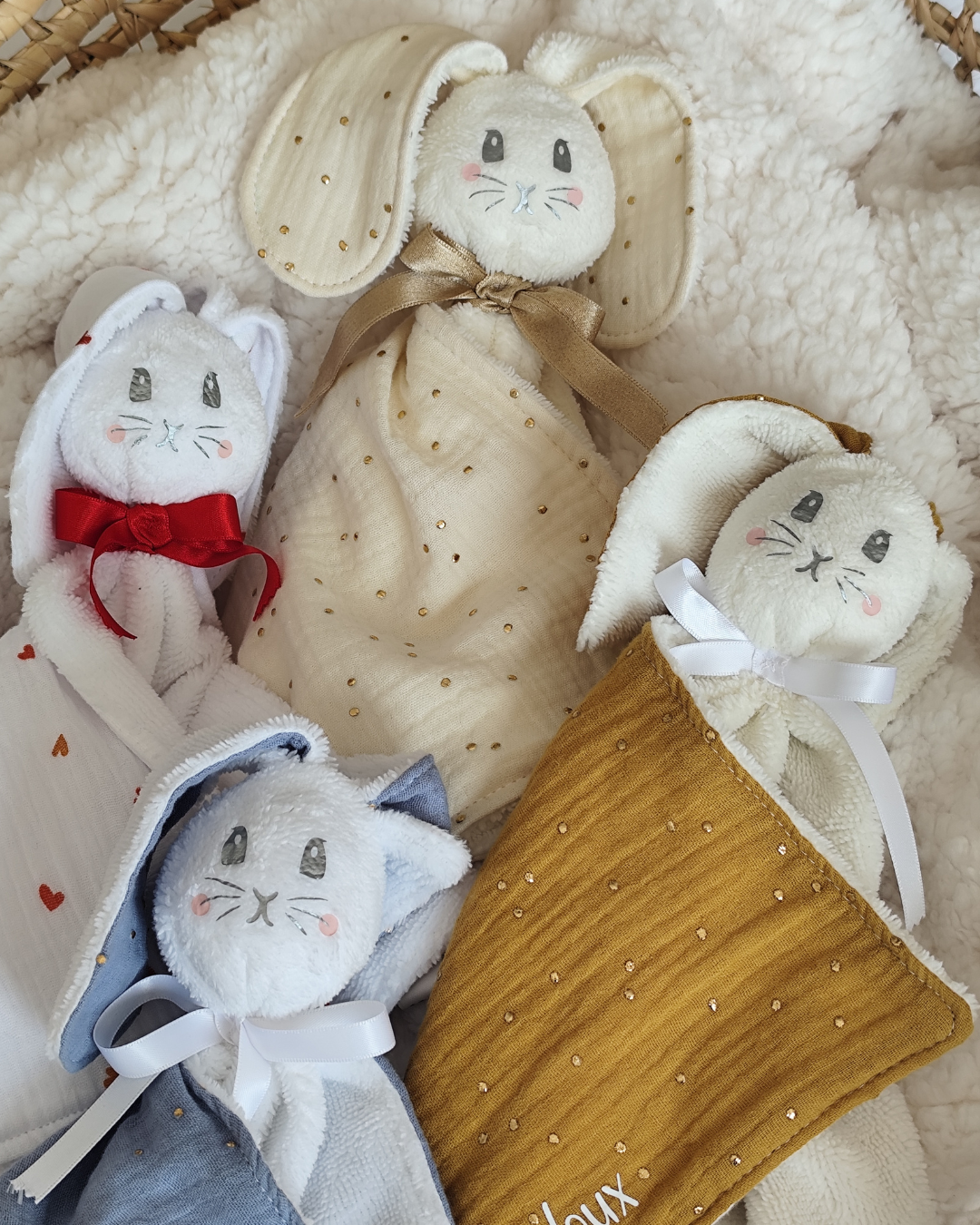 doudou bébé personnalisé lapin disponible en plusieurs couleurs