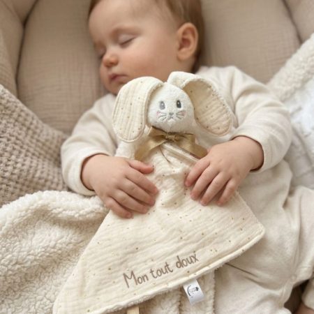 doudou bébé personnalisé lapin double gaze avec attache tétine